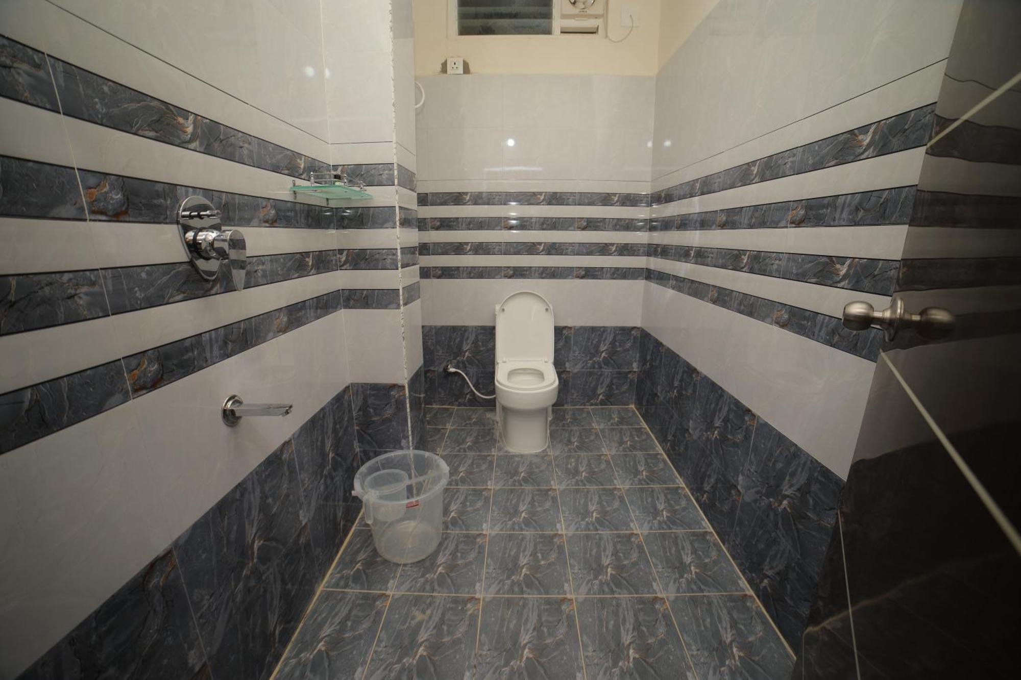 Sri Ganesh Residency Hotel ตีรูปาติ ภายนอก รูปภาพ